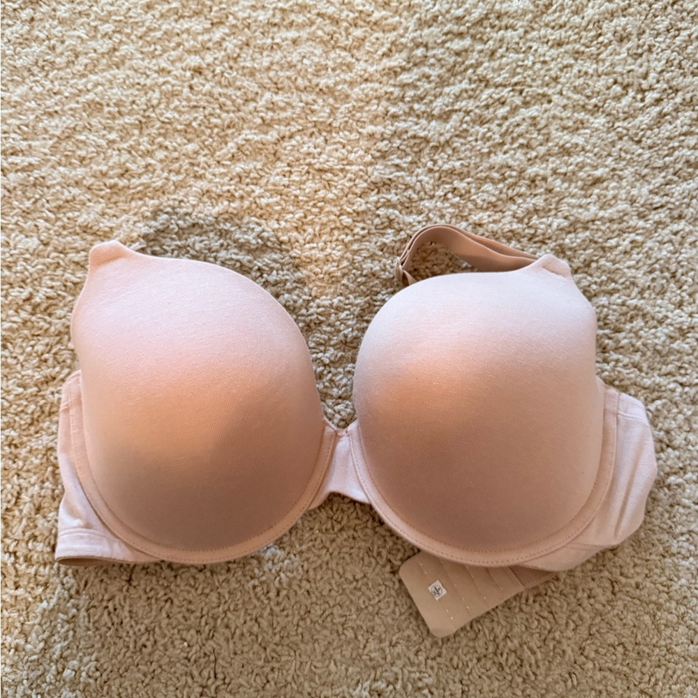 NWOT Fruit of the Loom cream Bra. Size 36DDD